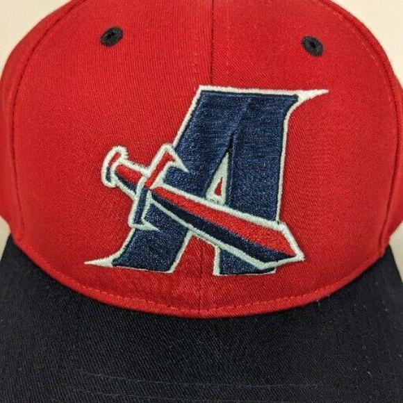 Red Hat with Letter A and Swords Knights NCAA - Picture 2 of 11
